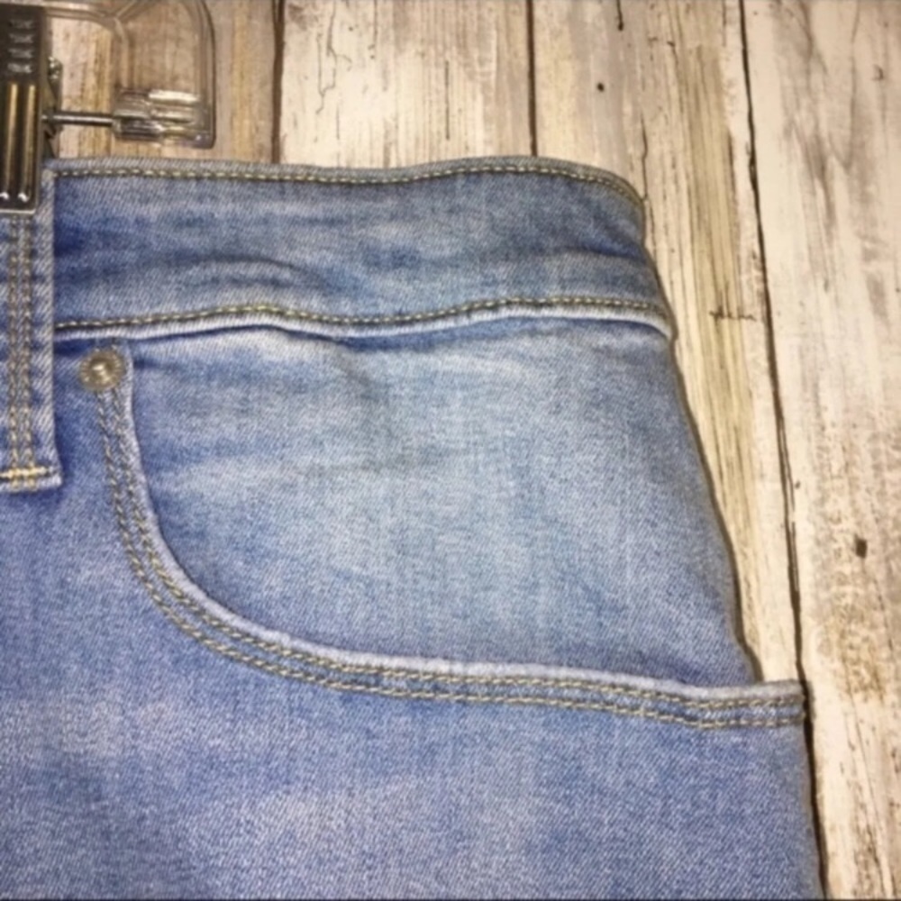 NWT Universal Thread Mid Rise Bermuda Shorts - Picture 5 of 7